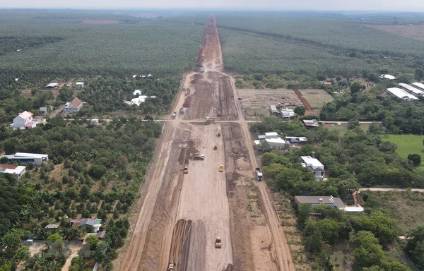 Dự án cao tốc Phan Thiết – Dầu Giây: Thiếu nguồn đất đắp, nguy cơ trễ tiến độ